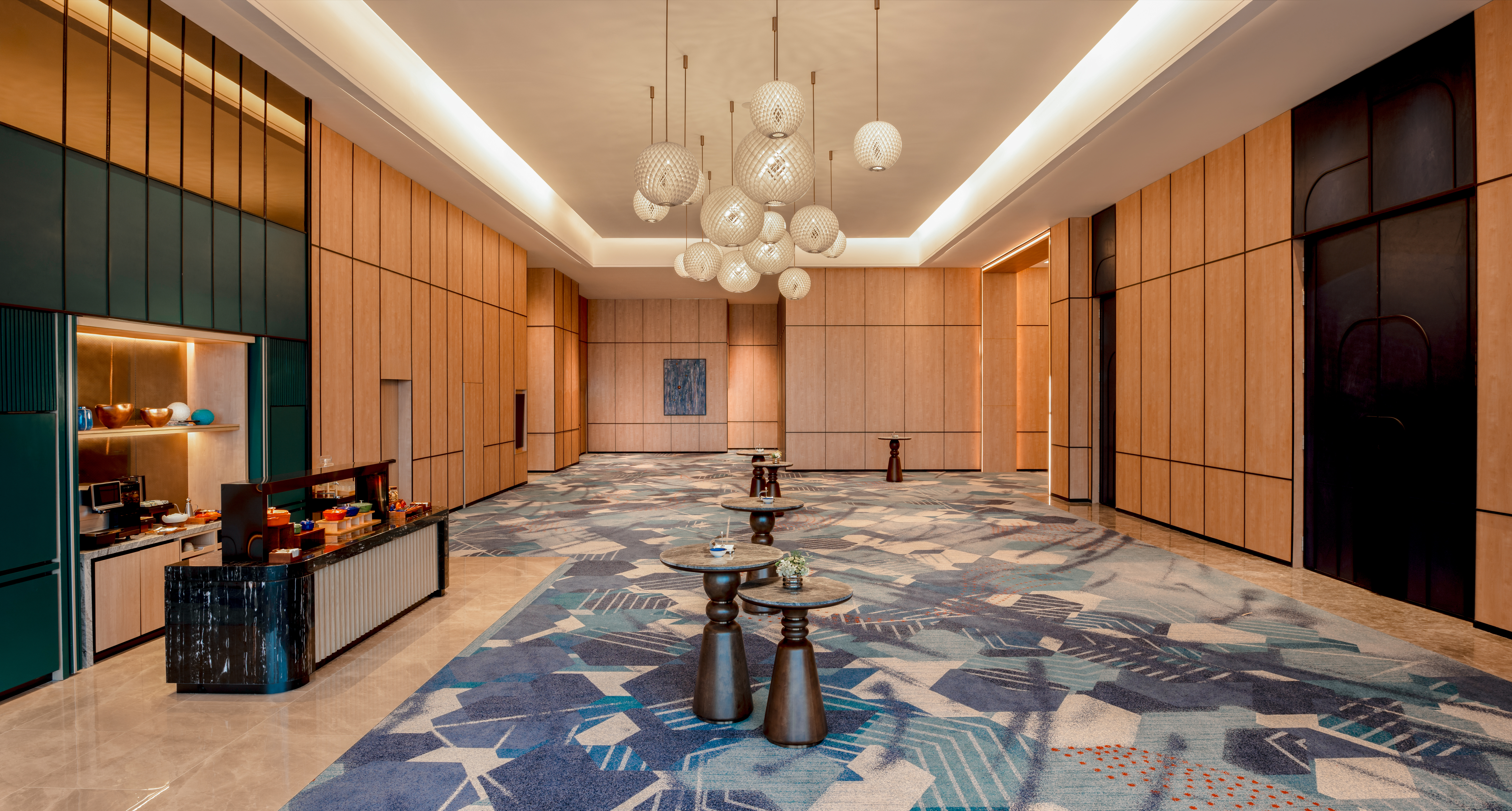 Nh&agrave; m&aacute;y nội thất kh&aacute;ch sạn 5 sao