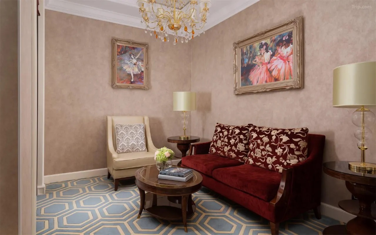 ghế sofa sảnh kh&aacute;ch sạn