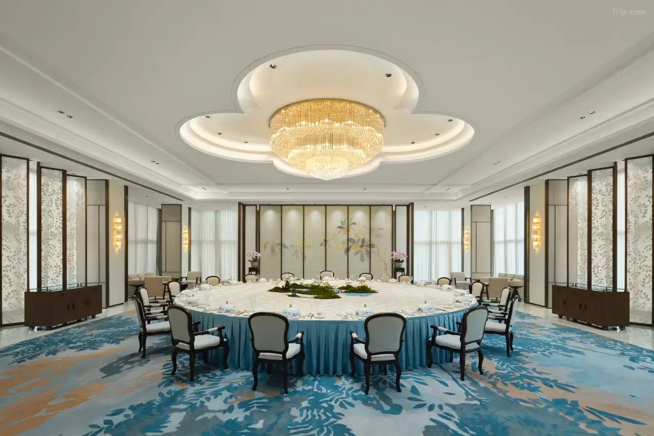 nh&agrave; m&aacute;y nội thất kh&aacute;ch sạn Trung Quốc