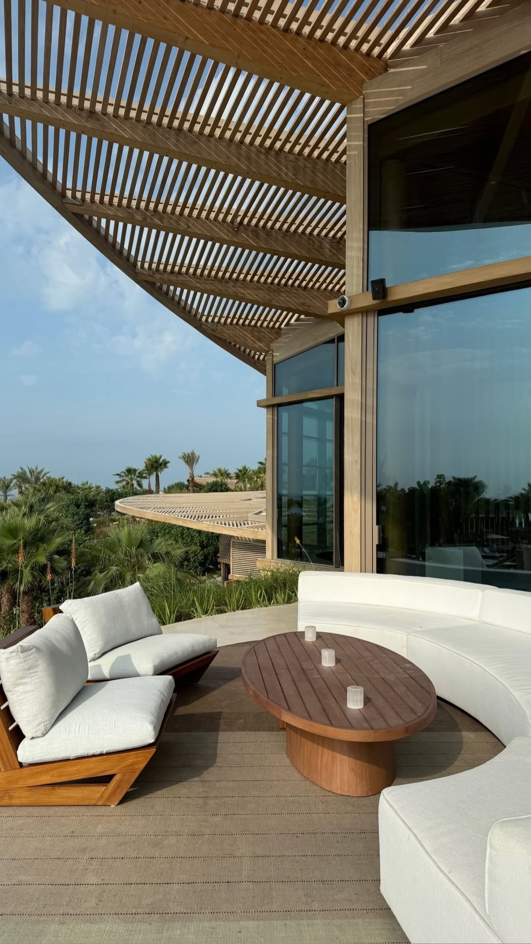 Kh&aacute;ch sạn Addison Biển Đỏ