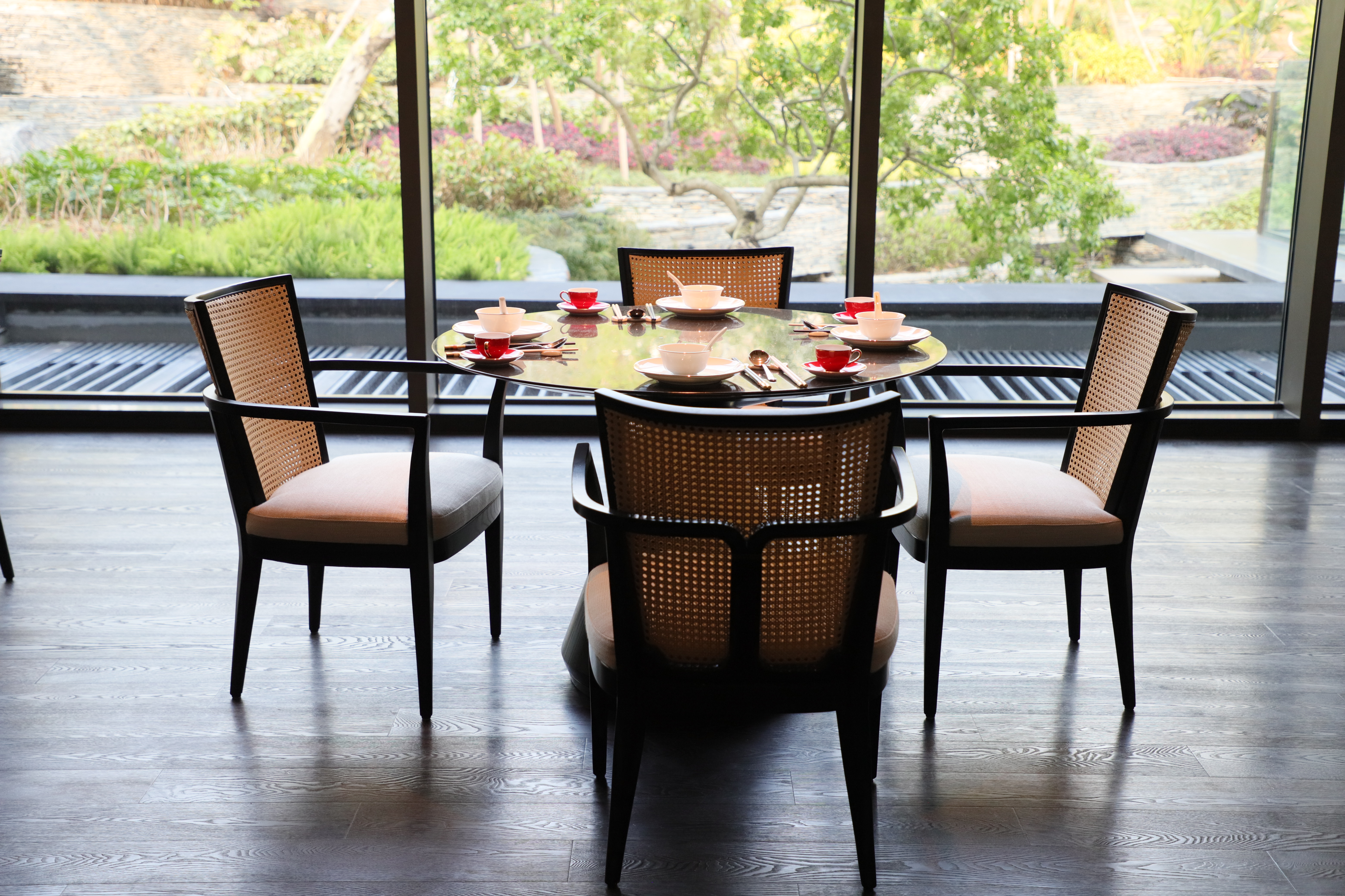 Kh&aacute;ch sạn Zhuhai Zhengfang Xiangshan v&agrave; kh&aacute;ch sạn MGM Huafu