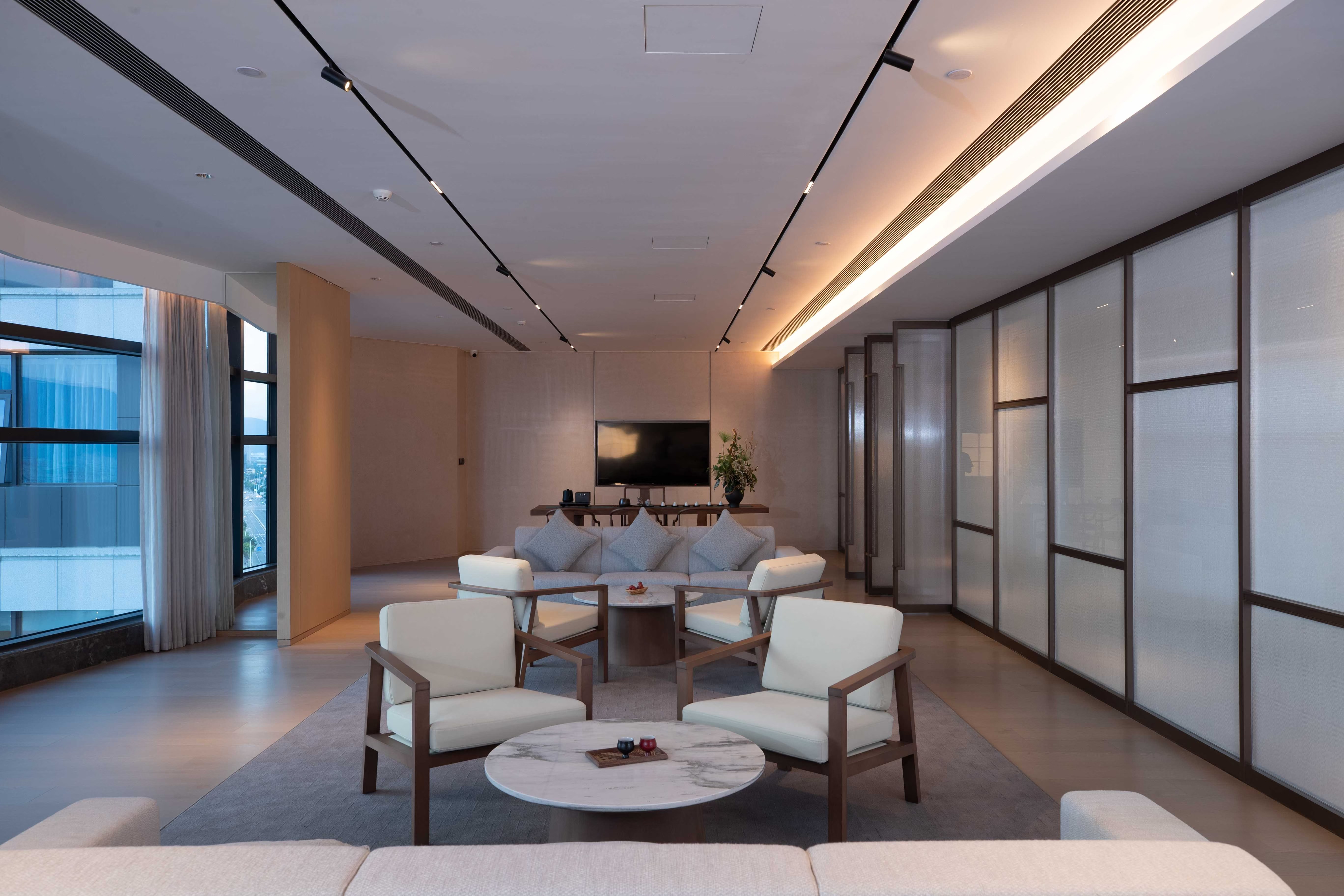 KH&Aacute;CH SẠN PERNULO PH&Uacute;C CH&Acirc;U